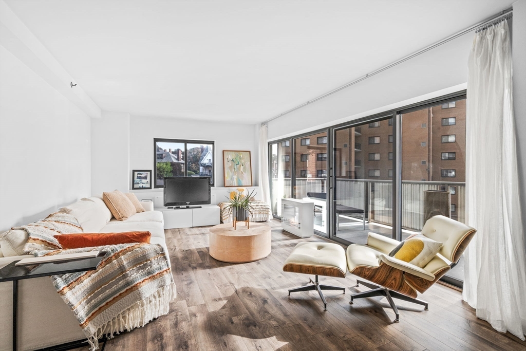 300 Lynn Shore Dr Unit: 408