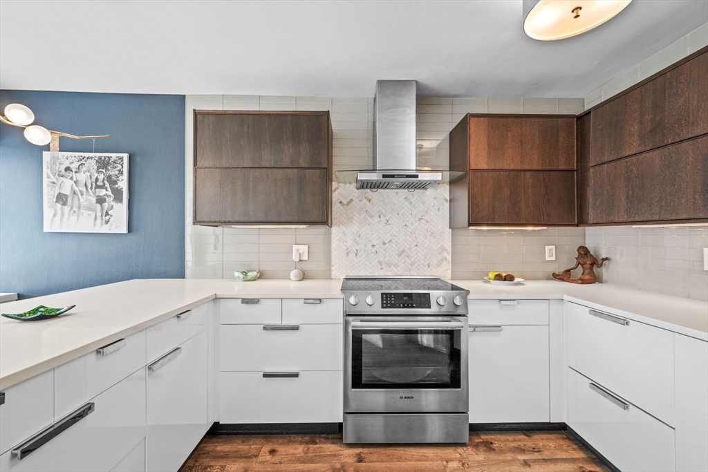300 Lynn Shore Dr Unit: 408