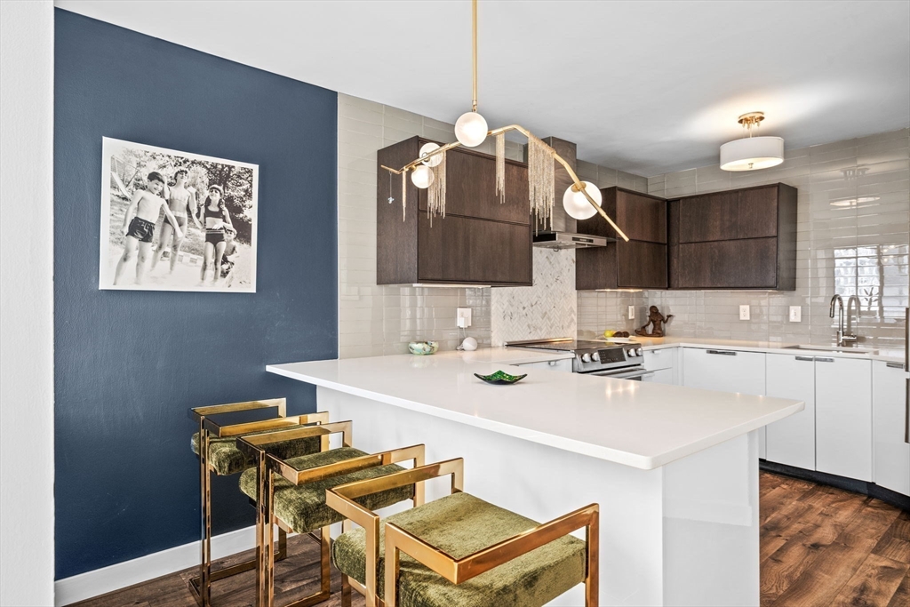300 Lynn Shore Dr Unit: 408