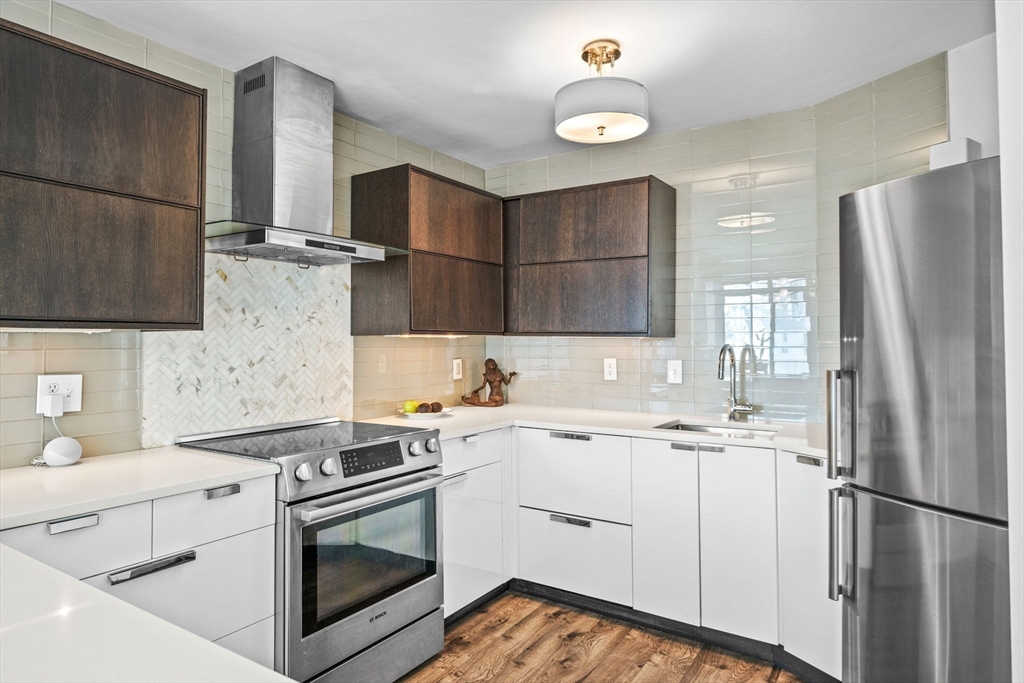 300 Lynn Shore Dr Unit: 408