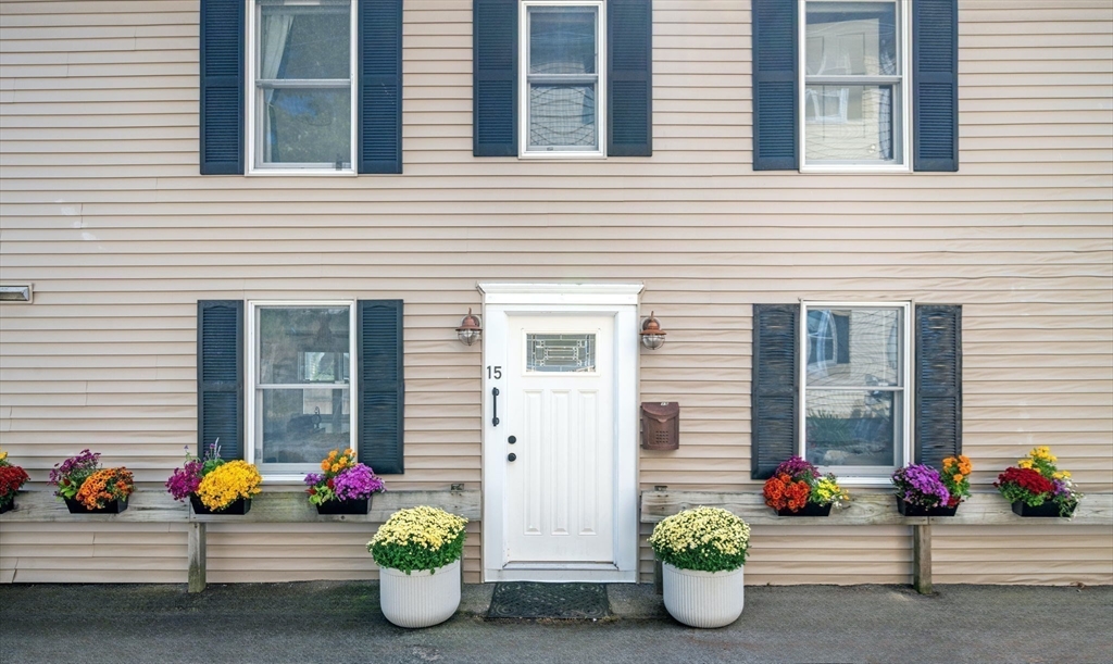 15 Columbia St