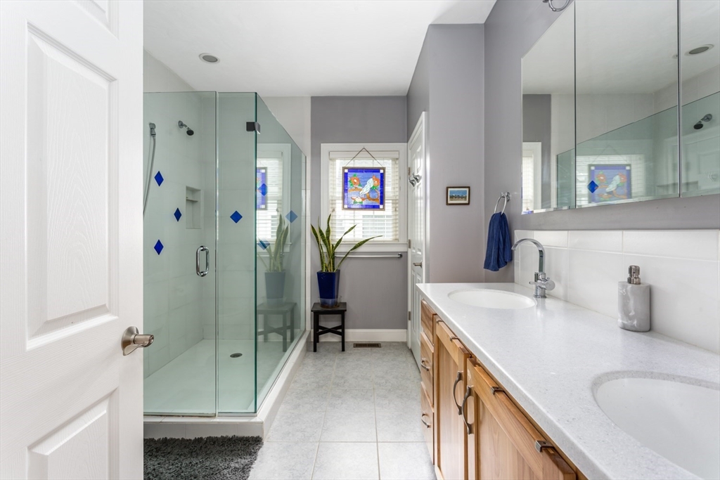 55 Lawrence Dr # 55