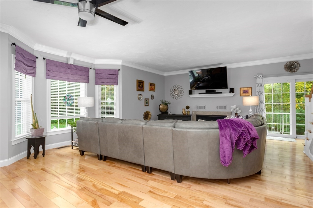 55 Lawrence Dr # 55