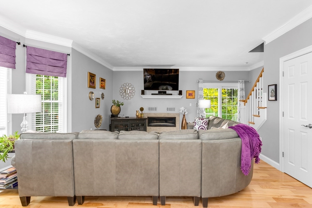 55 Lawrence Dr # 55