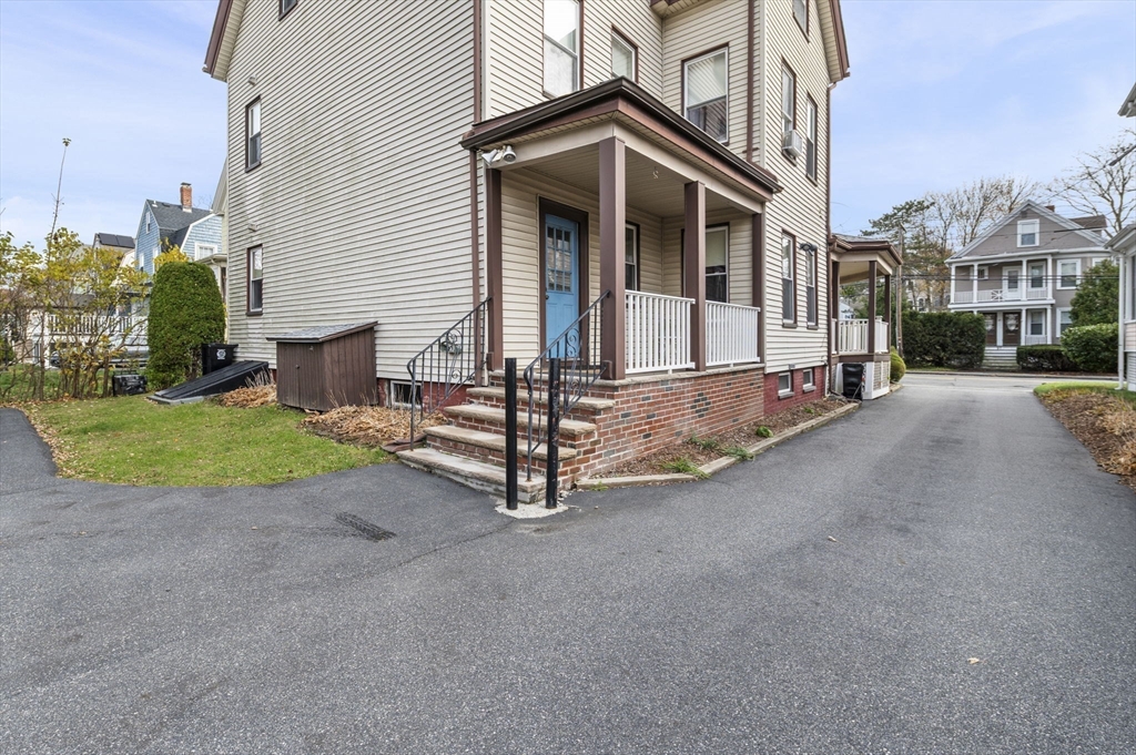 98 Paradise Rd