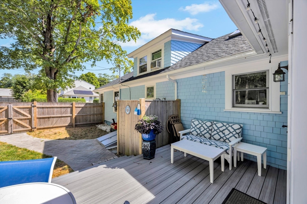 22 Bay View Ave
