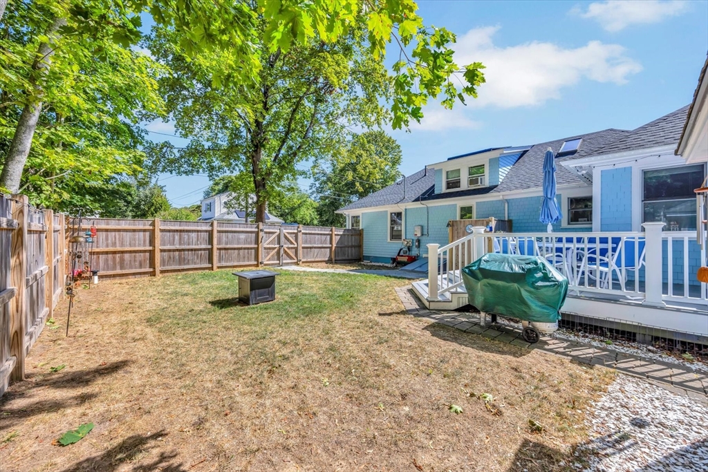 22 Bay View Ave