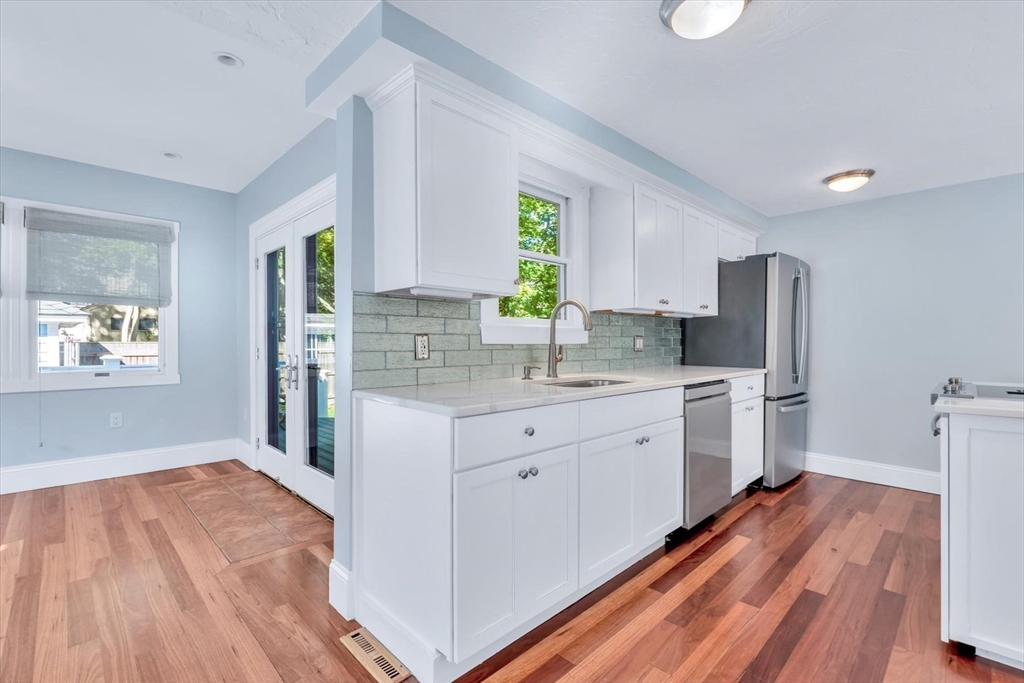 22 Bay View Ave