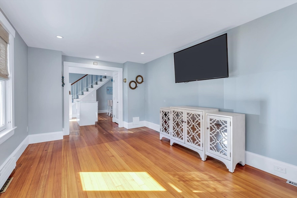 22 Bay View Ave