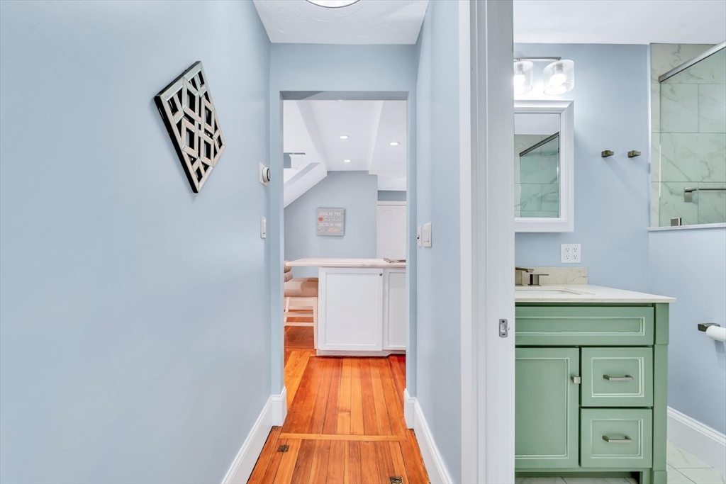 22 Bay View Ave
