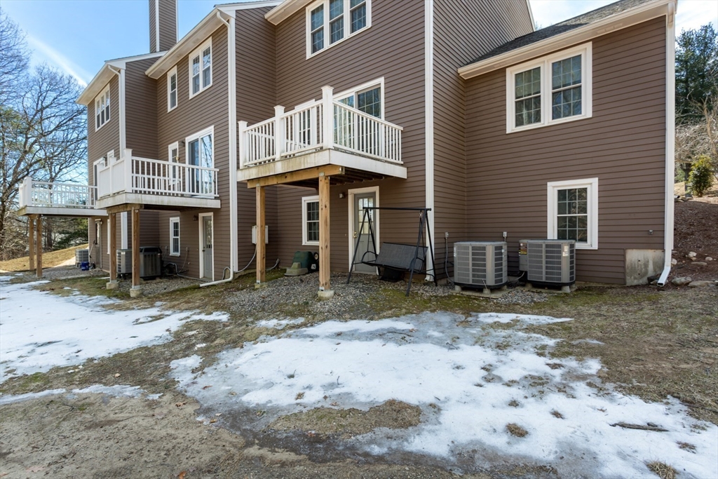 106 Laurelwood Dr # 106