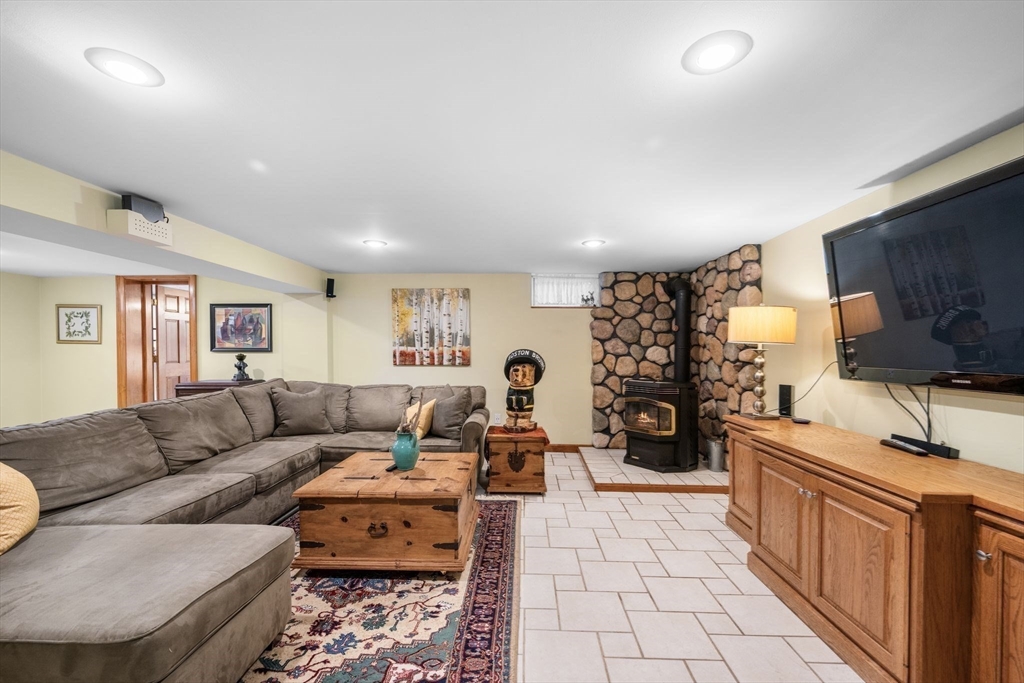 7 Patti Rd