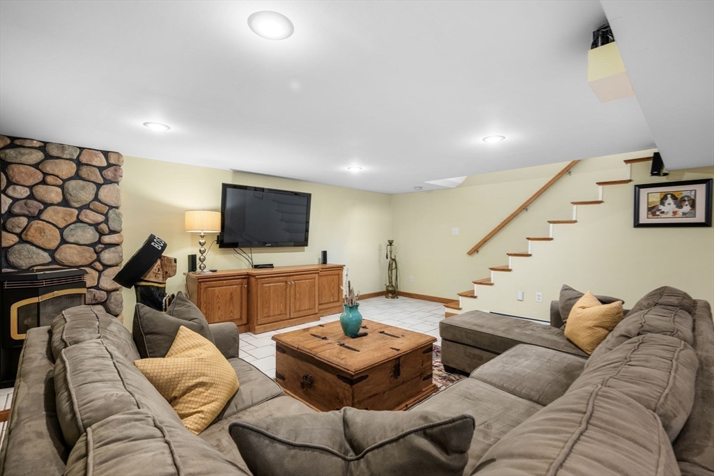 7 Patti Rd