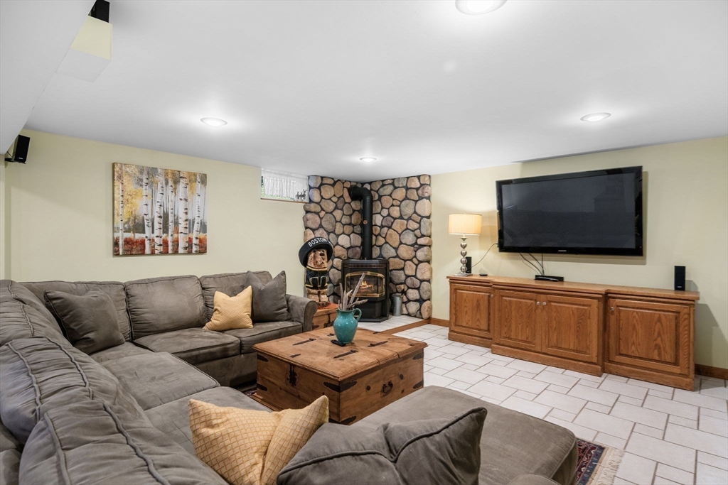7 Patti Rd