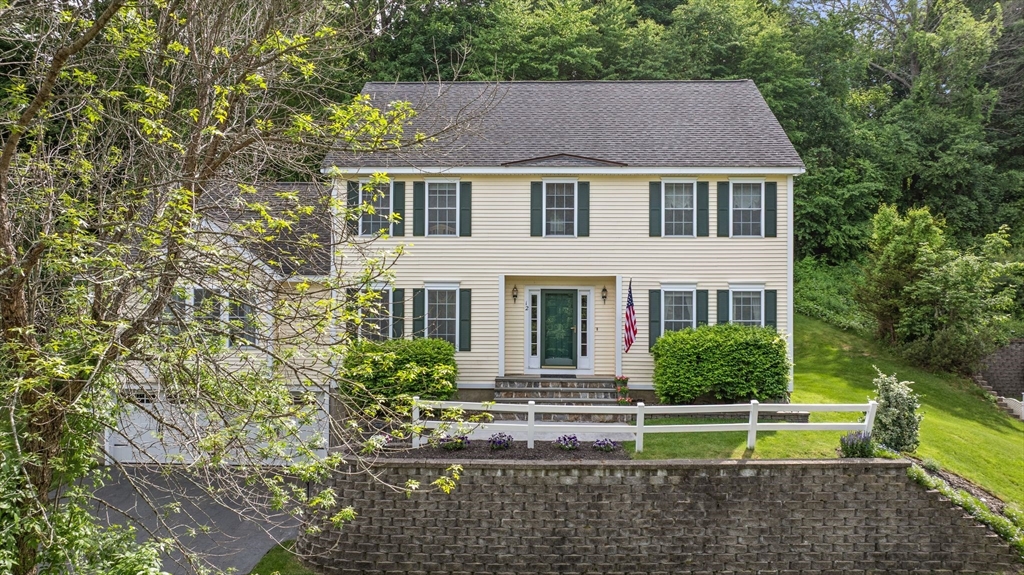 12 Olde Taverne Lane