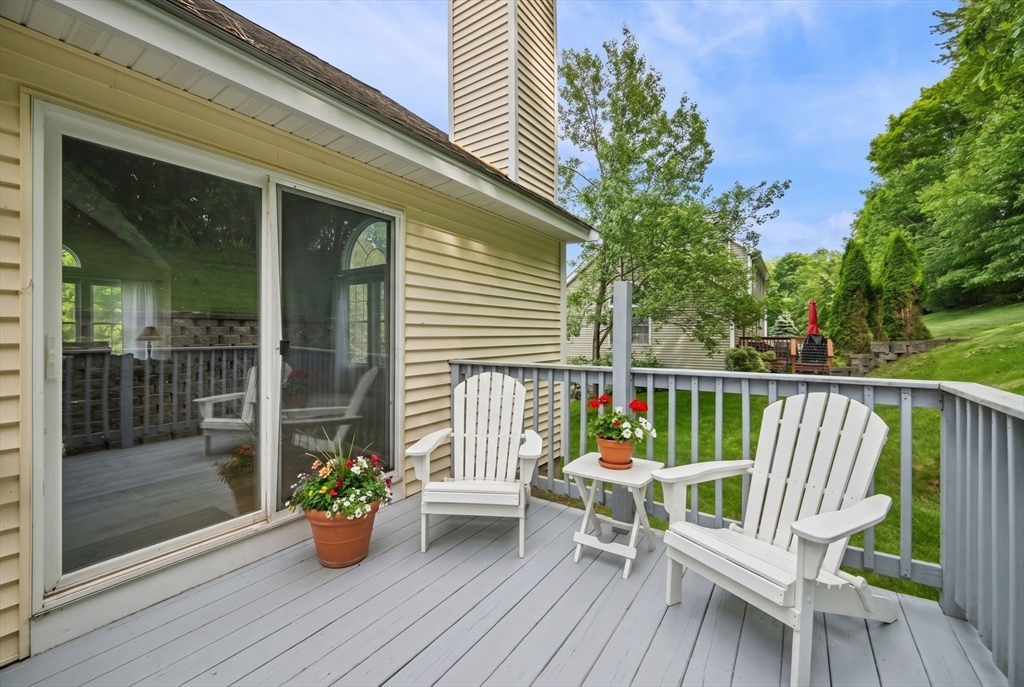 12 Olde Taverne Lane