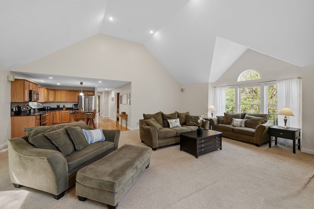 12 Olde Taverne Lane