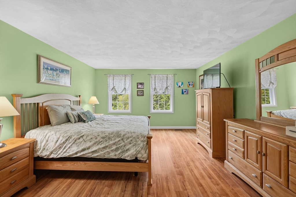 12 Olde Taverne Lane