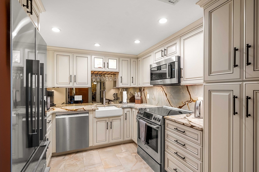 150 Lynnway # 702