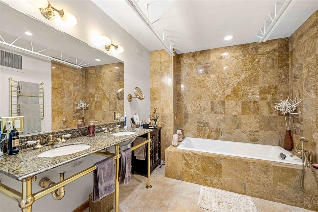 150 Lynnway # 702