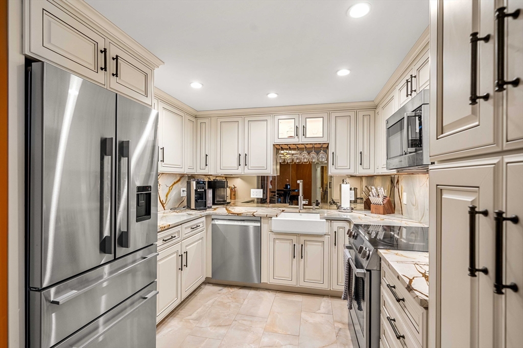 150 Lynnway # 702