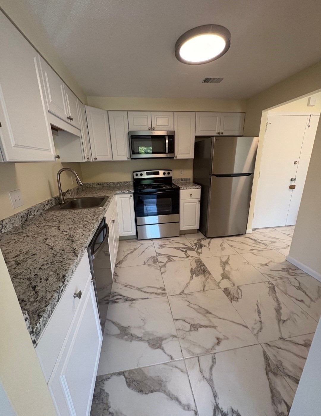 1004 Paradise Rd # 2M