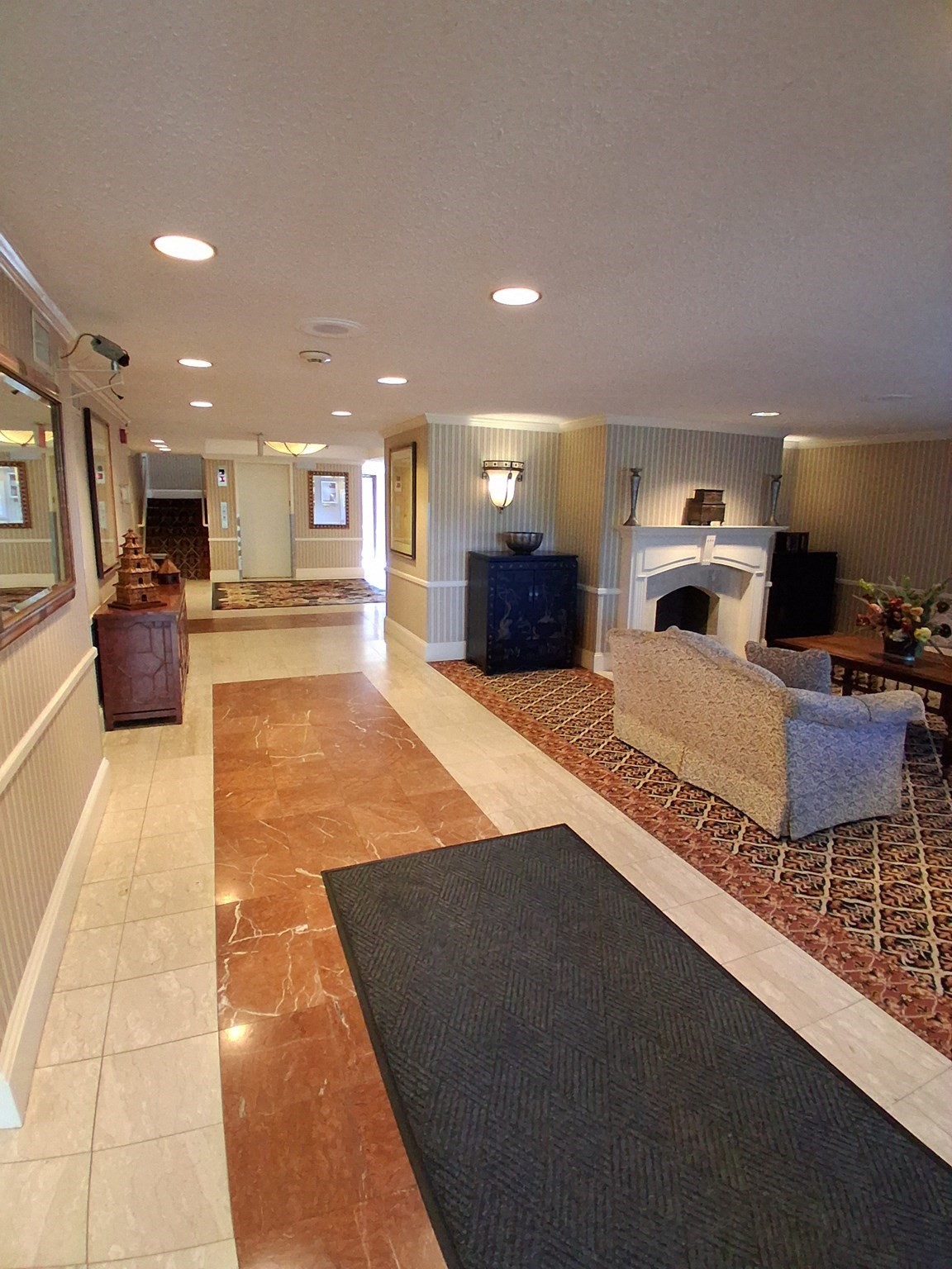 1004 Paradise Rd # 2M