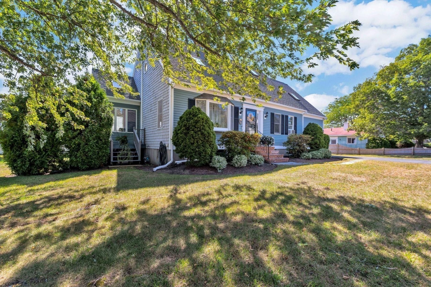 15 Iyanough Rd