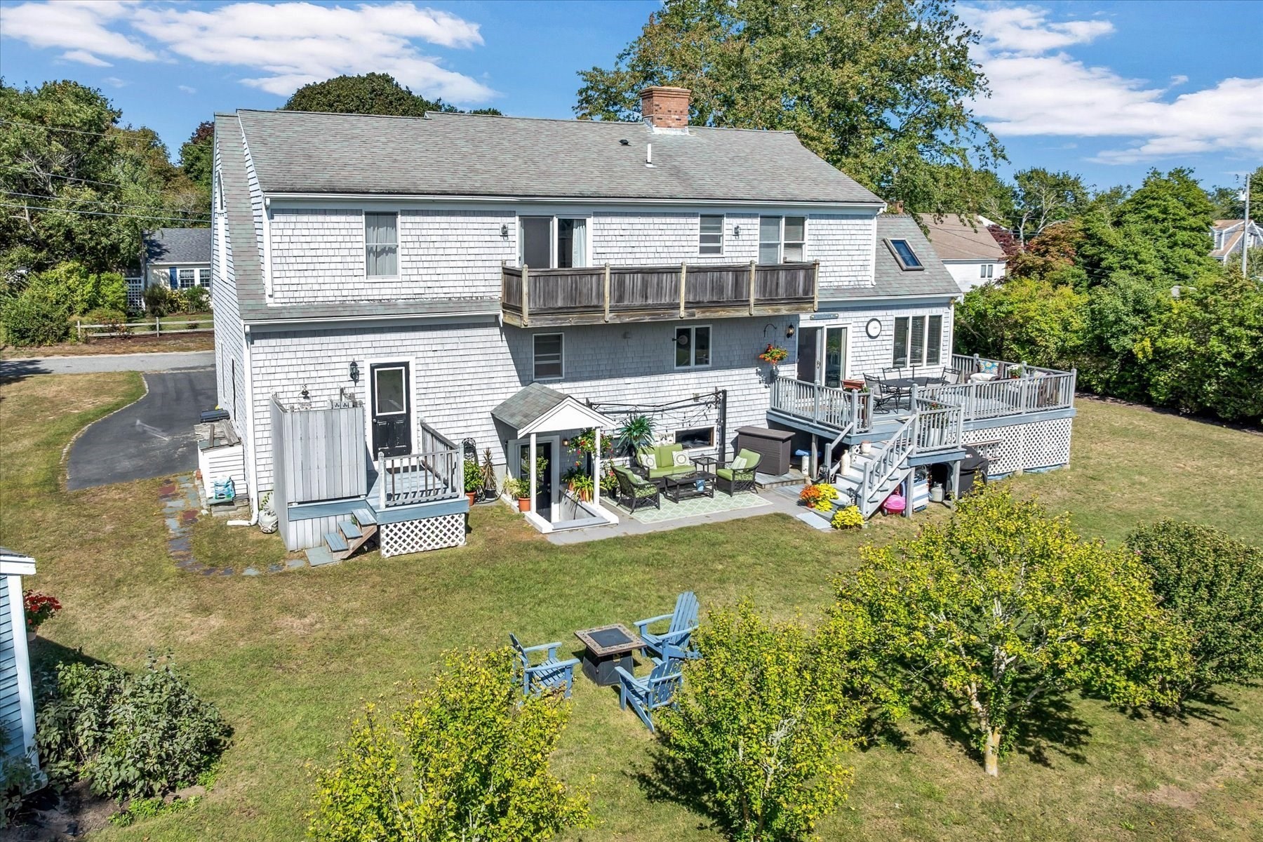 15 Iyanough Rd