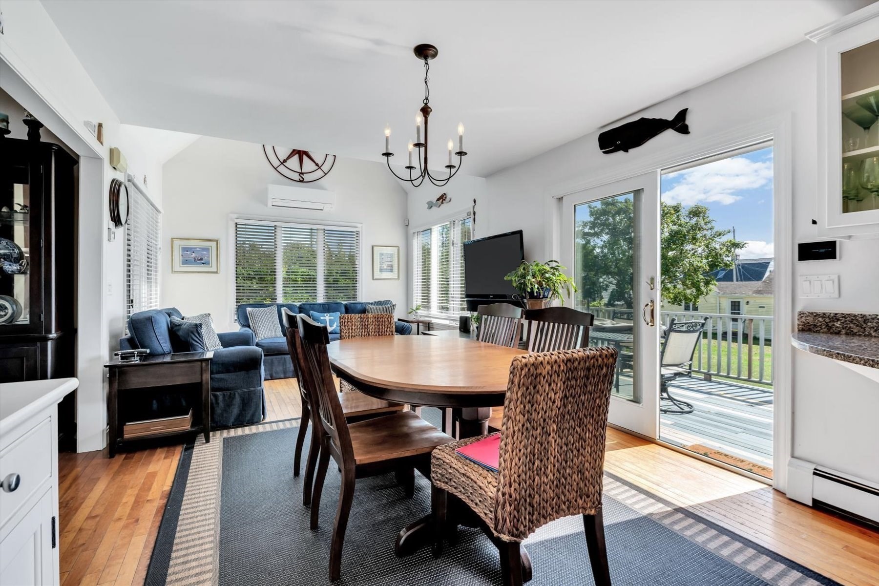 15 Iyanough Rd