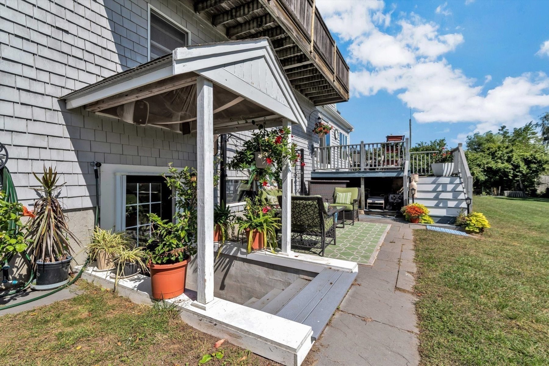 15 Iyanough Rd
