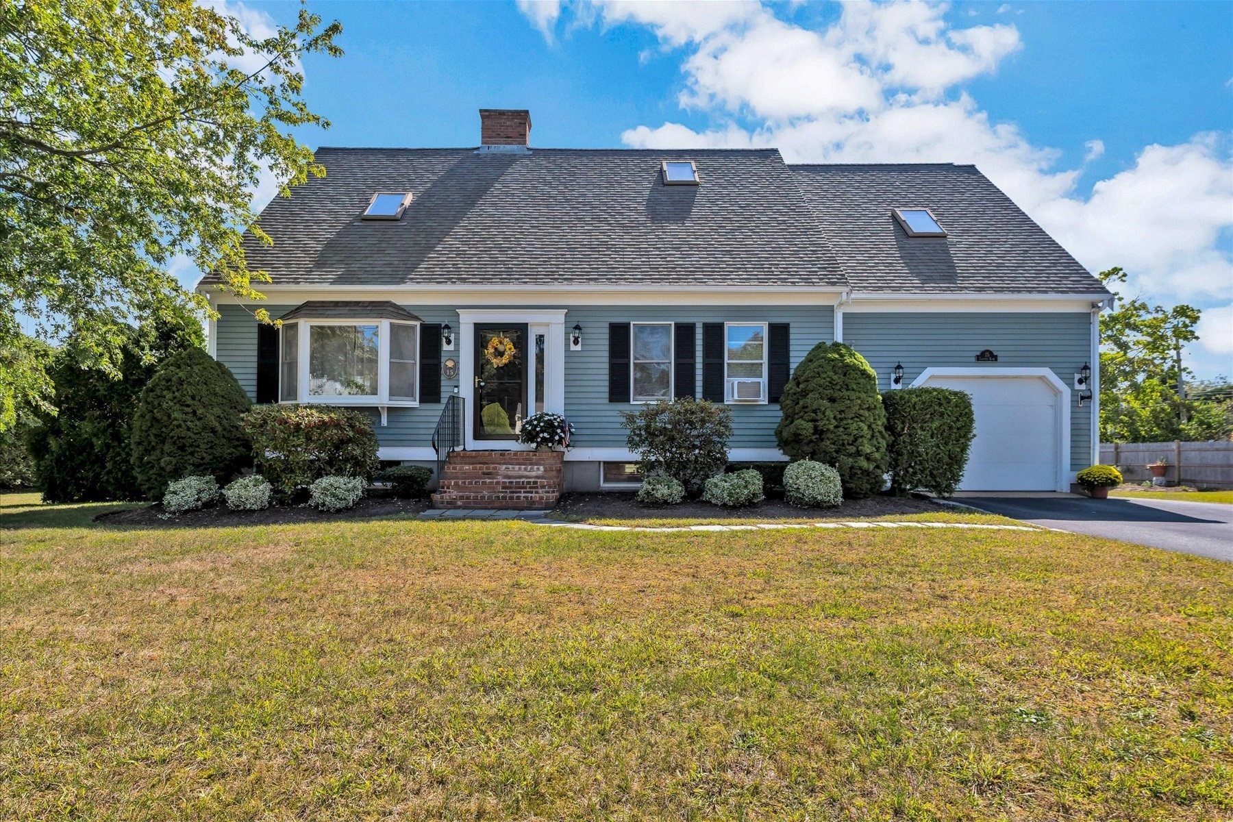 15 Iyanough Rd