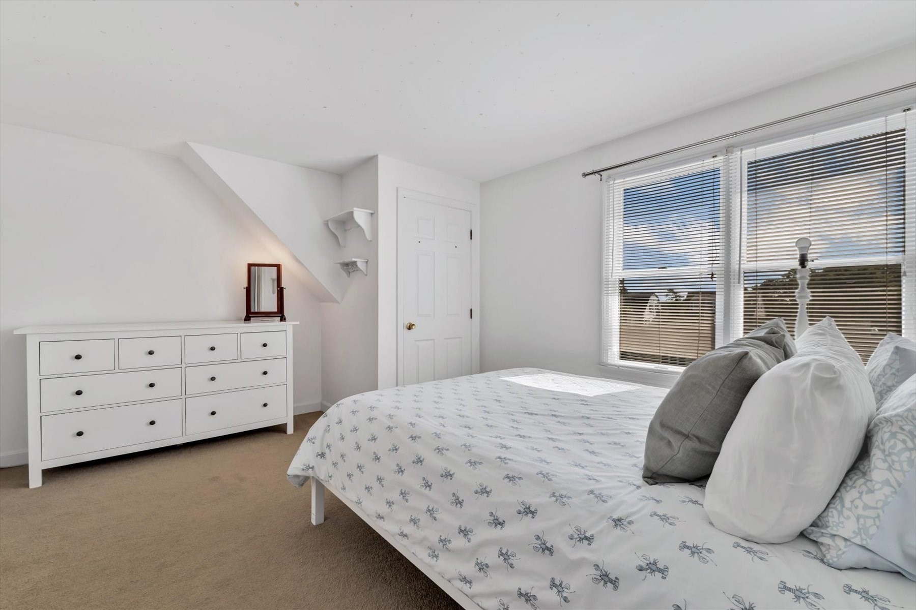 15 Iyanough Rd