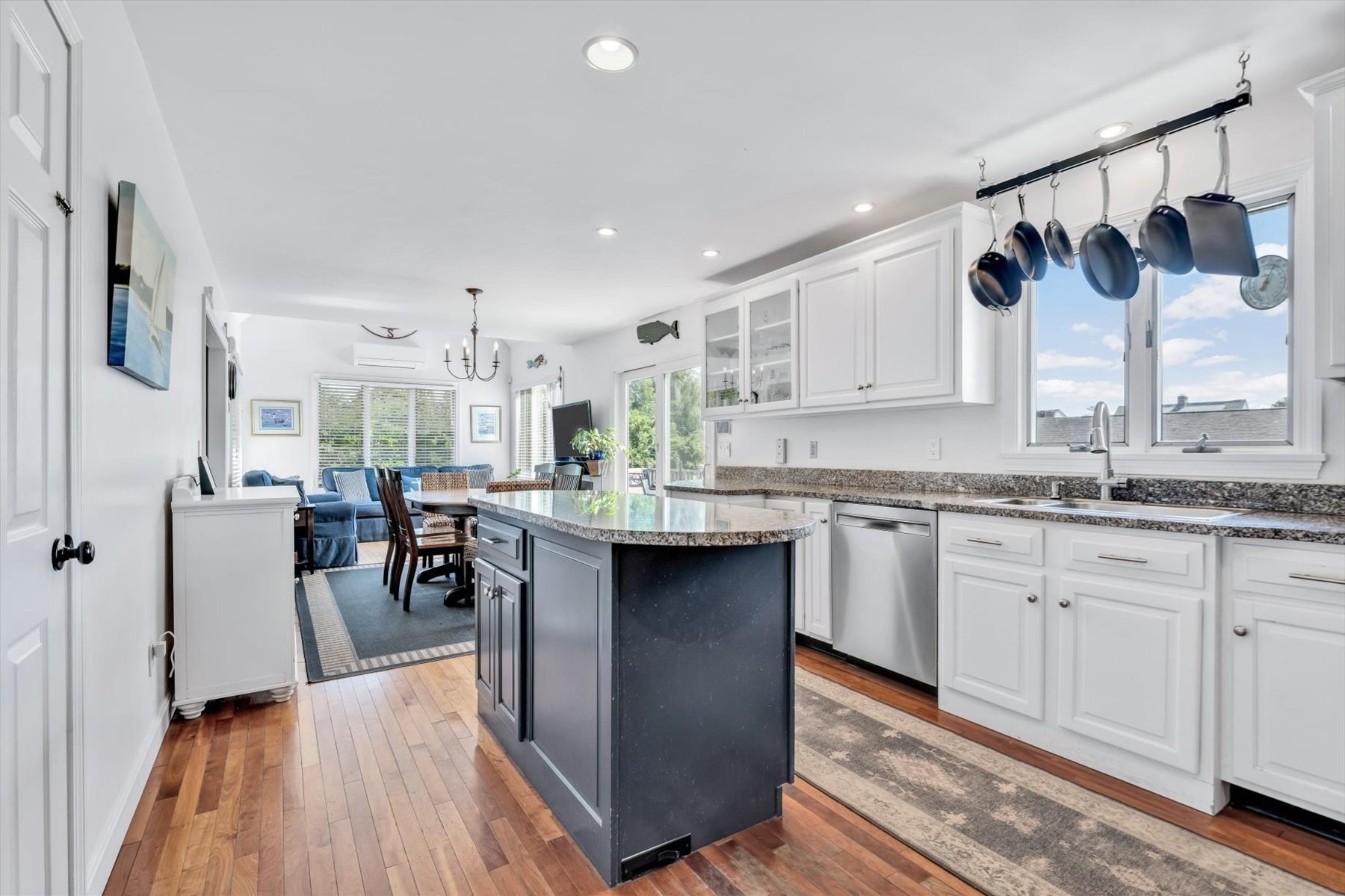 15 Iyanough Rd