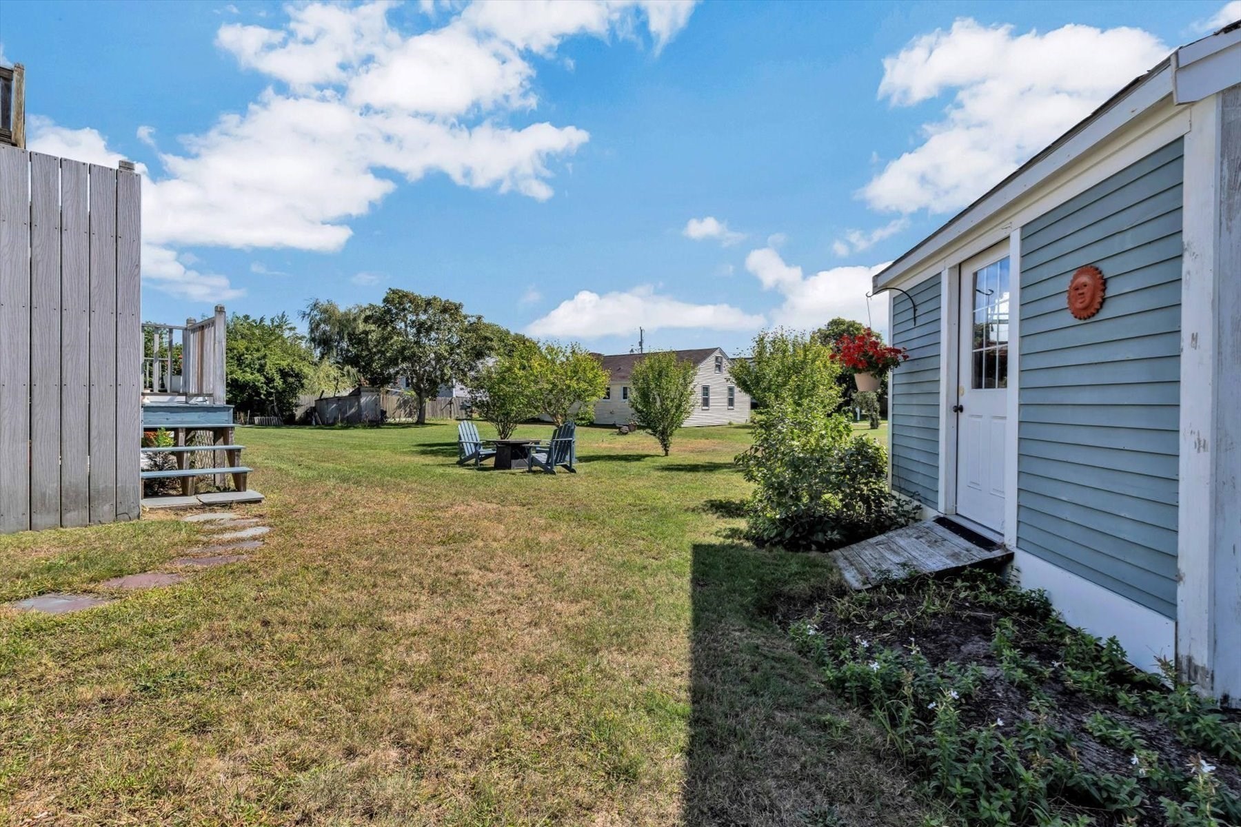 15 Iyanough Rd
