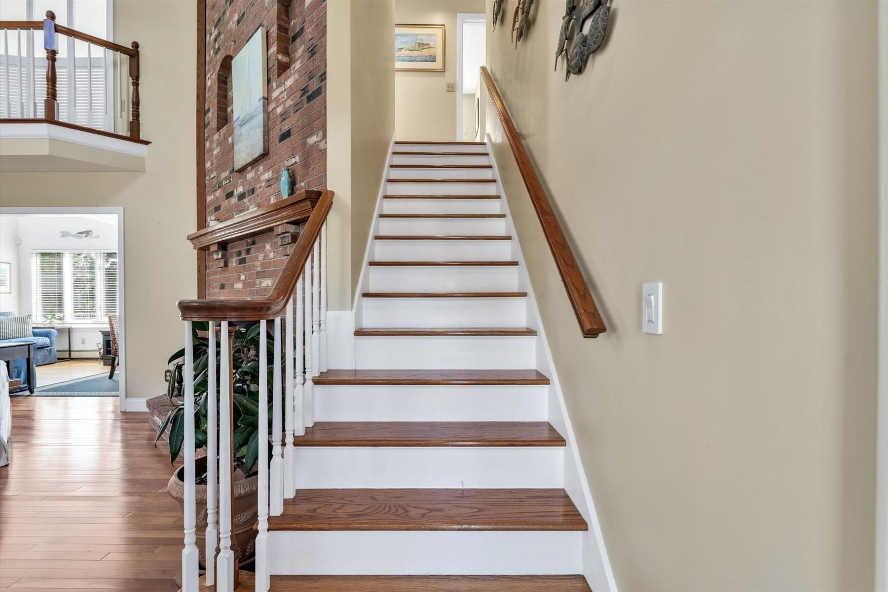 15 Iyanough Rd