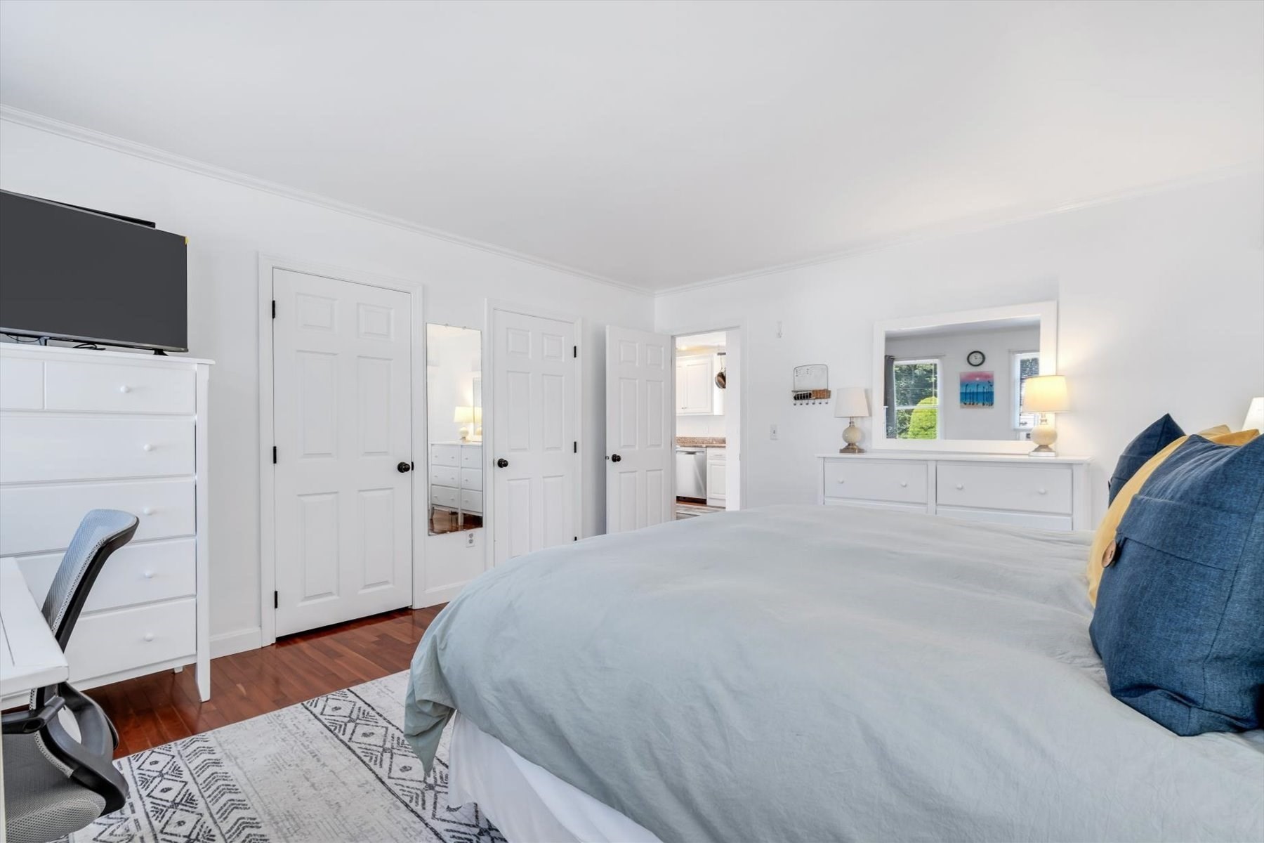 15 Iyanough Rd