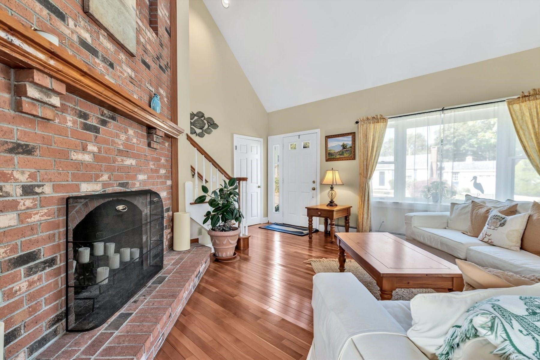 15 Iyanough Rd