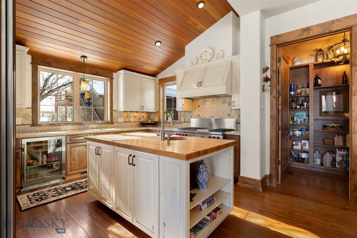 430 Rocking Horse Drive