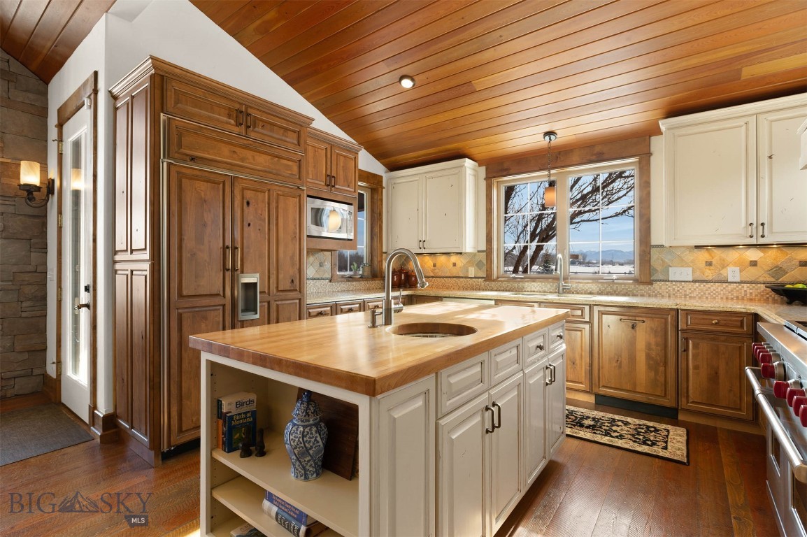 430 Rocking Horse Drive