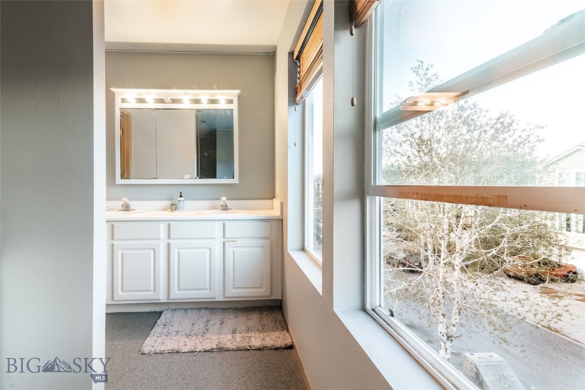 1781 W Kagy Boulevard