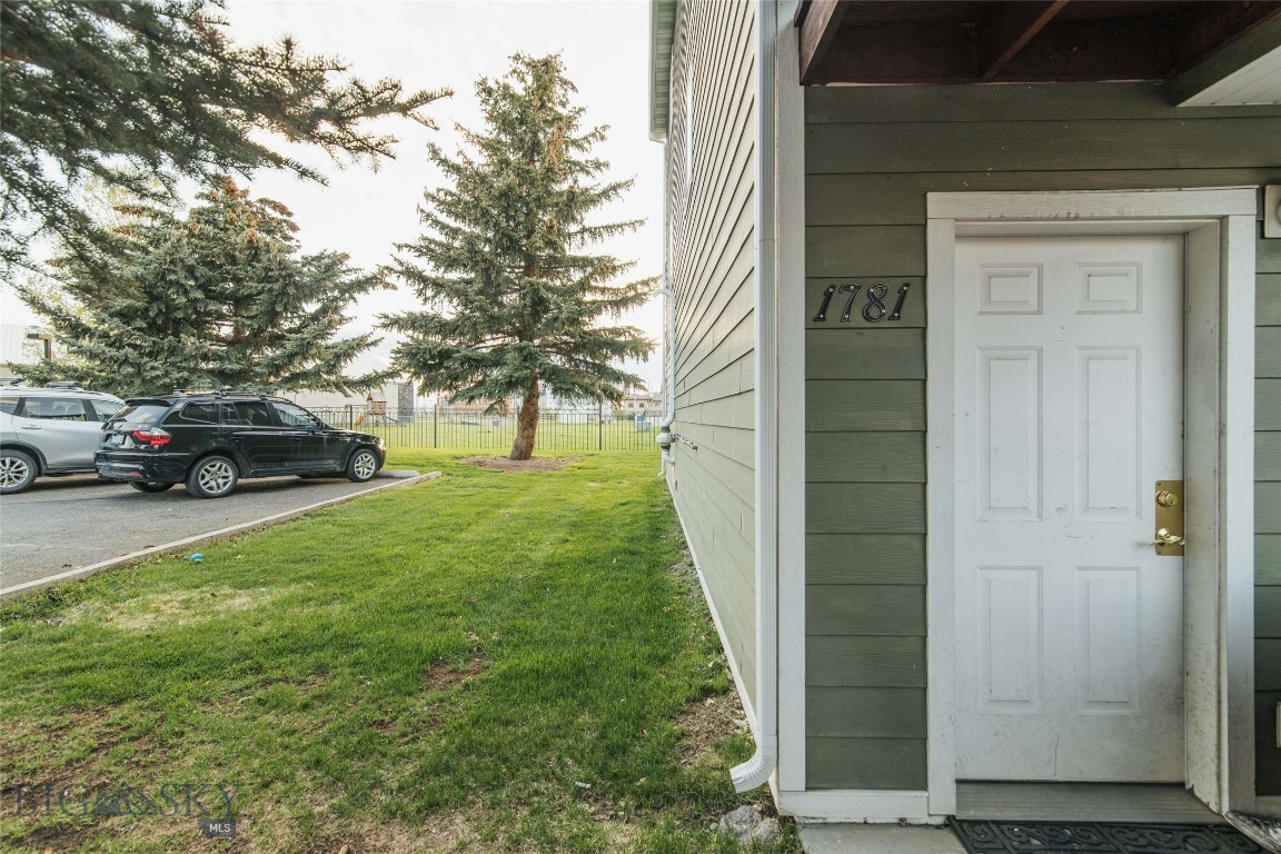 1781 W Kagy Boulevard