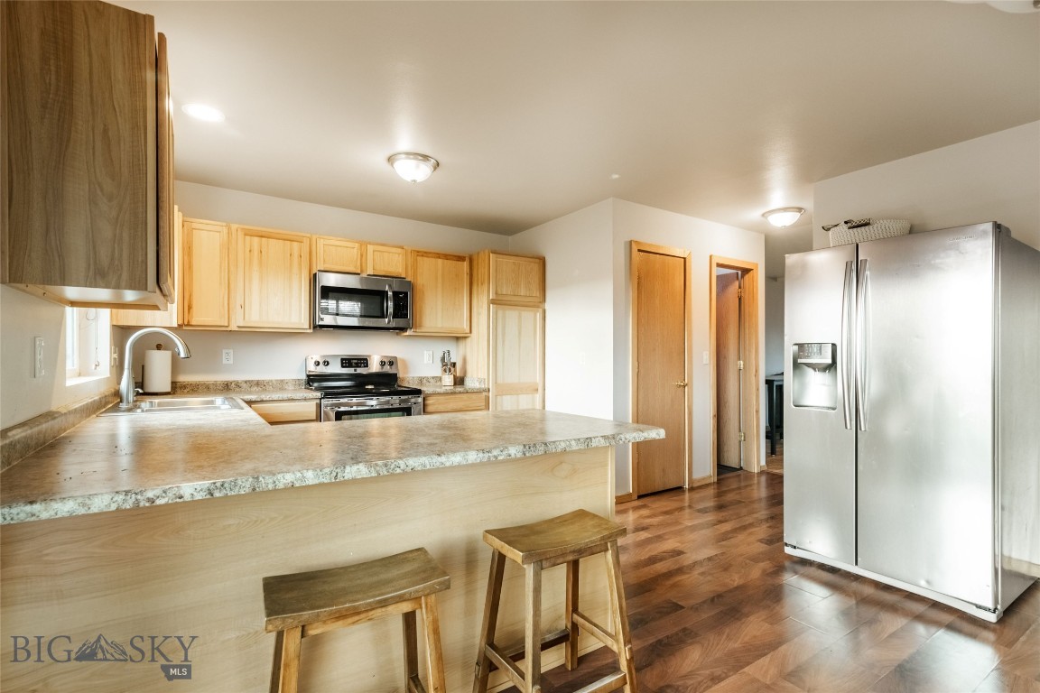 1781 W Kagy Boulevard