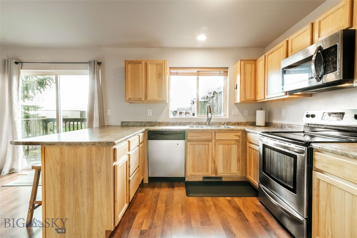 1781 W Kagy Boulevard