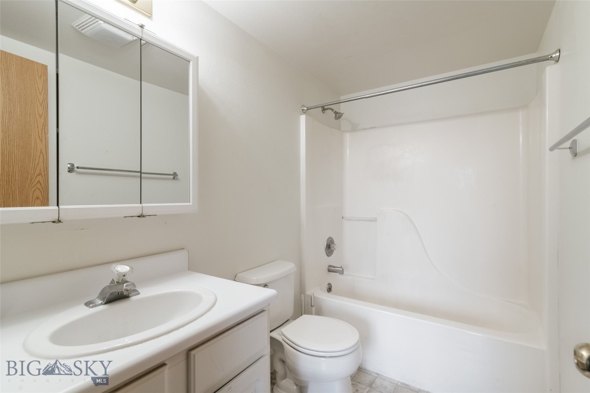 1781 W Kagy Boulevard