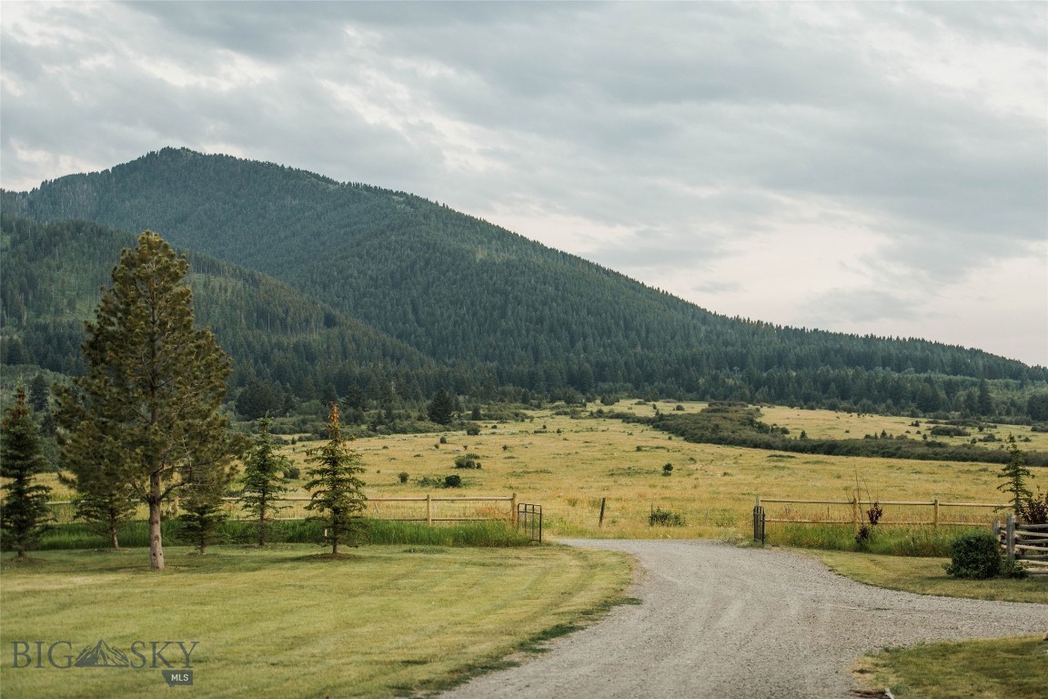 2355 Mount Ellis Lane