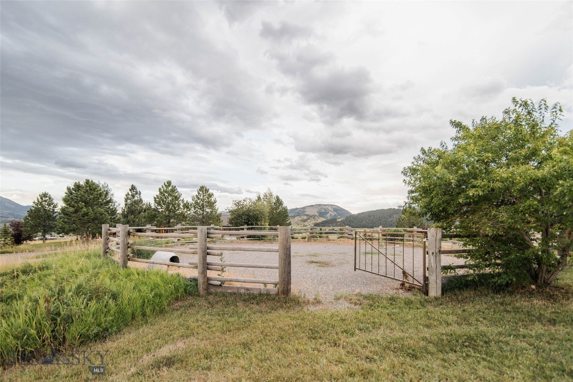 2355 Mount Ellis Lane