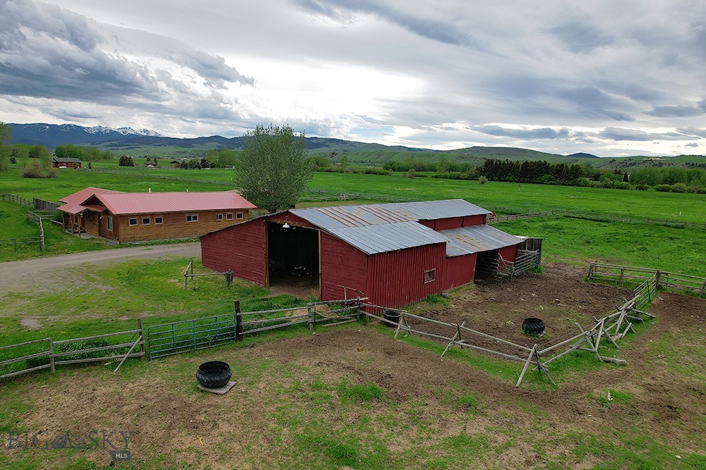 12921 & 12923 Axtell Gateway Road