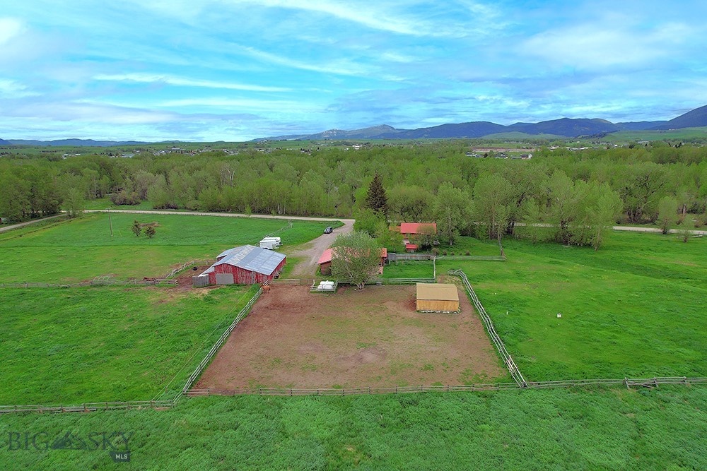 12921 & 12923 Axtell Gateway Road