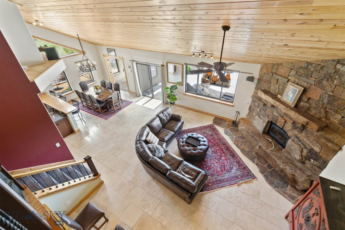 198 Farmland Crossing